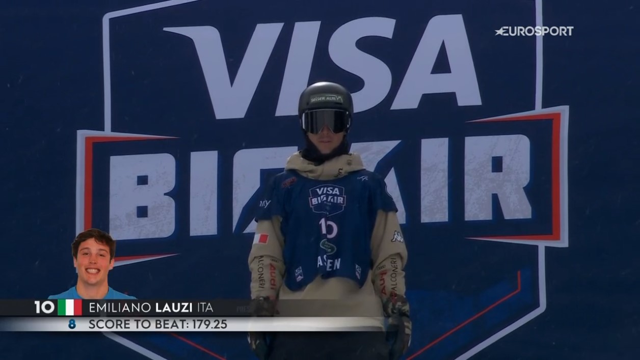 Emiliano aspetta il via libera per la partenza dell'ultimo salto per la finale